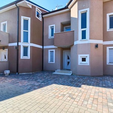 Lovely Fazana Apartments 400M From The Sea Fažana Exterior foto